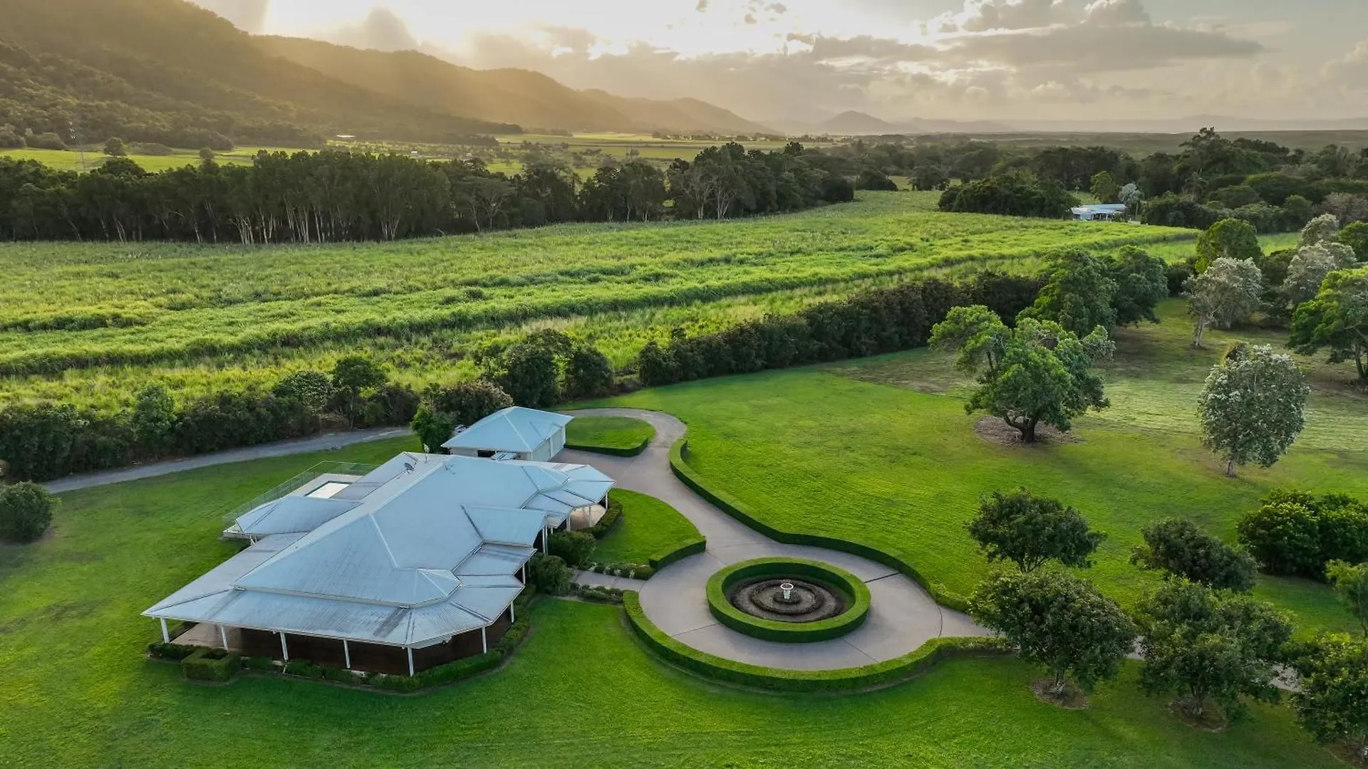 The Hampton Lodge Port Douglas Villa